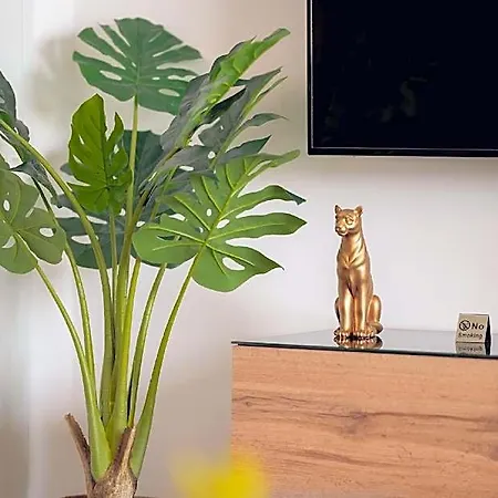 Cosy & Chic Sea & Lagoon View Garage Parking Apartment