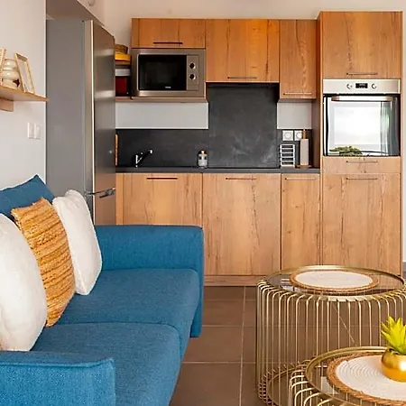 Cosy & Chic Sea & Lagoon View Garage Parking