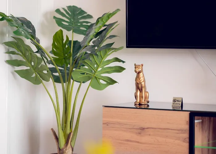 Cosy & Chic Sea & Lagoon View Garage Parking