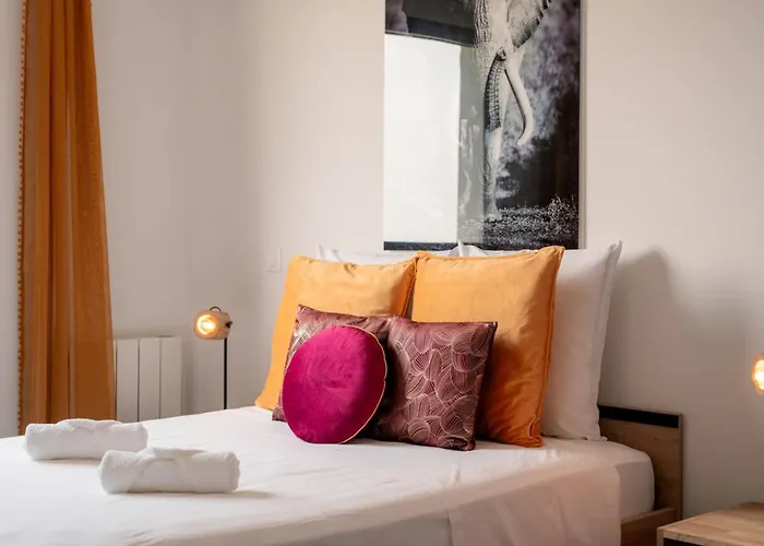 Cosy & Chic Sea & Lagoon View Garage Parking